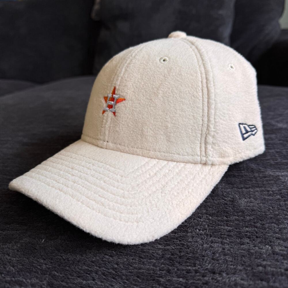 News Era Women’s 9forty Cozy Houston Astros mini logo Strapback Dad Hat
